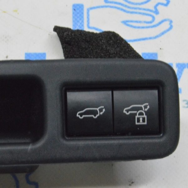 Кнопка закрытия двери багажника Lexus RX 350/350h/500h 23- в обшивке 84966-F6010