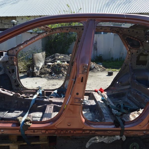 Петля двери нижняя перед лев Lexus RX 350/350h/500h 23- 68740-02080