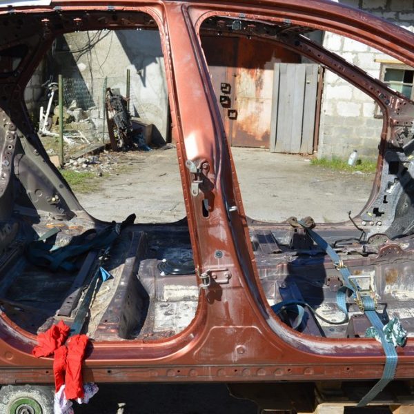 Скоба замка двери перед прав Lexus RX 350/350h/500h 23- 69410-33030