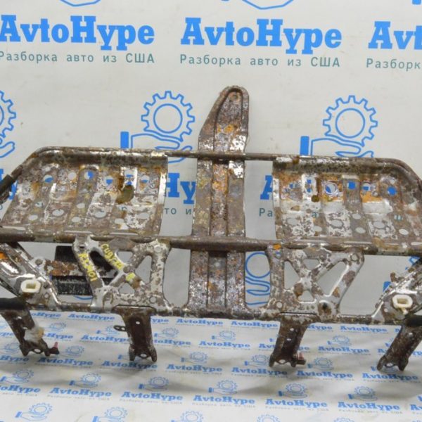 Кронштейн заднего сиденья Lexus RX 350/350h/500h 23- (01) ржавый 71033-0E040