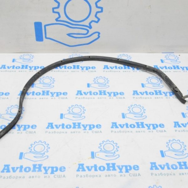 Уплотнитель двери зад лев Lexus RX 350/350h/500h 23- передний 67896-0E090