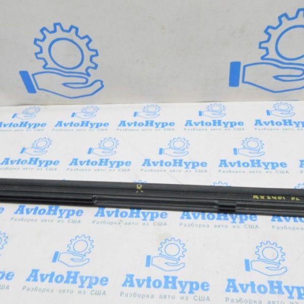 Уплотнитель стекла внутренний перед лев Lexus RX 350/350h/500h 23- 68172-0E130