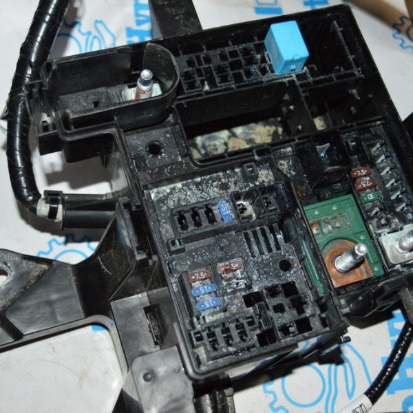 Блок предохранителей багажника Lexus RX 350/350h/500h 23- (01) топляк 82740-48030