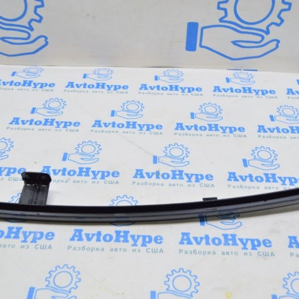 Направляющая стекла двери перед прав Lexus RX 350/350h/500h 23- передняя 67401-0E070