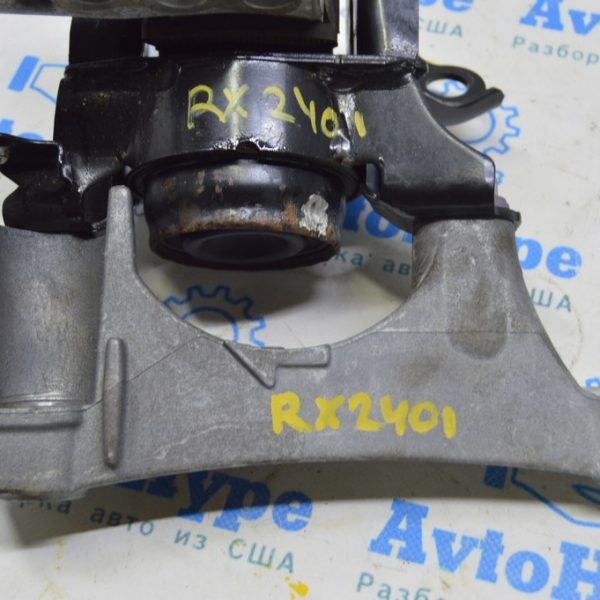 Кронштейн правой подушки двигателя Lexus RX 350h 23- 12341-F0010
