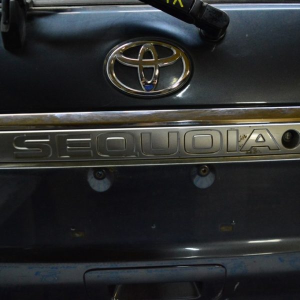 Ручка двери багажника Toyota Sequoia 2008-2022 768020c010b1