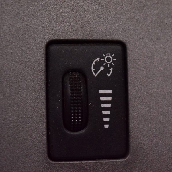 Управление яркостью приборов Toyota Sequoia 2008-2022