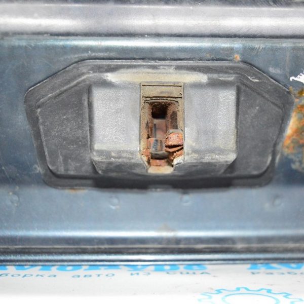 Замок двери багажника Toyota Sequoia 2008-2022 691100c030