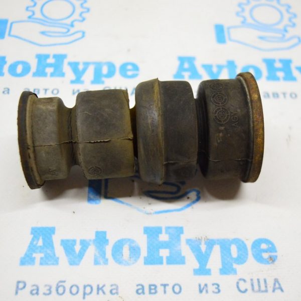 Подушка кузова Toyota Sequoia 2008-2022 вторая 52203-0C080