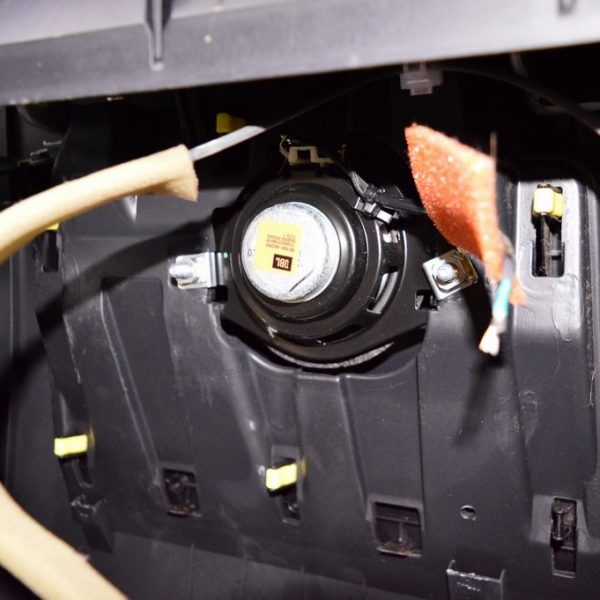 Динамик торпедный лев Toyota Sequoia 2008-2022 JBL 86160-AE010