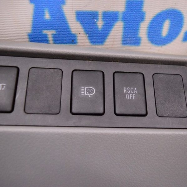 Кнопка открытия крышки багажника Toyota Sequoia 2008-2022 553300c030