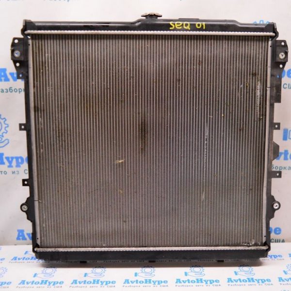 Радиатор охлаждения (вода) Toyota Sequoia Tundra 2008-2022 (01) 16400-0S010