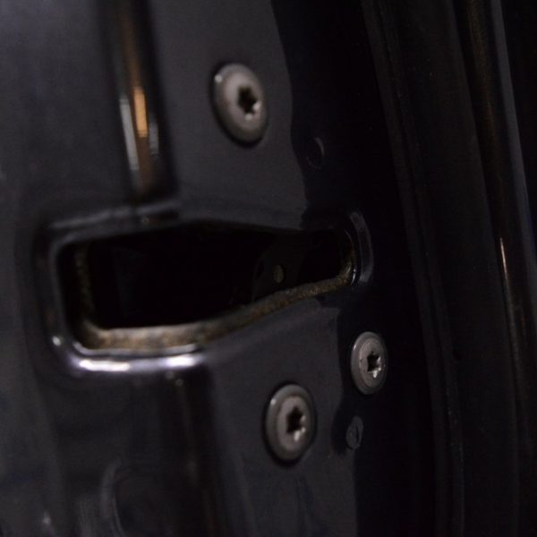 Замок двери перед прав Toyota Sequoia 2008-2022 69030-0C050