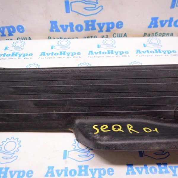 Накладка порога зад прав передняя Toyota Sequoia 2008-2022