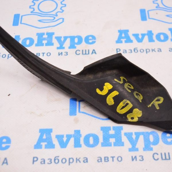 Уплотнитель решетки дворников правый Toyota Sequoia 2008-2022 538660c030