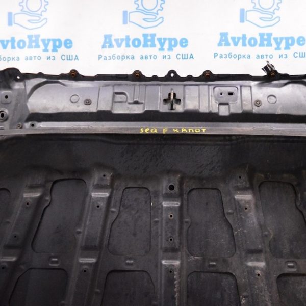 Уплотнитель капота Toyota Sequoia 2008-2022