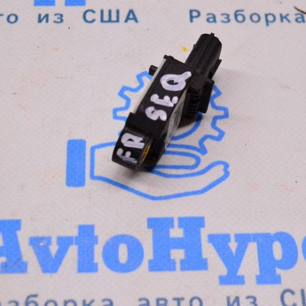 Датчик подушки безопасности задний прав Toyota Sequoia 2008-2022 (01) 89831-0C050