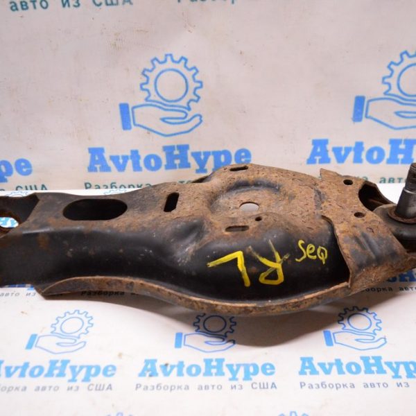 Рычаг нижний под пружину зад лев Toyota Sequoia 2008-2022 (01) 4873009020