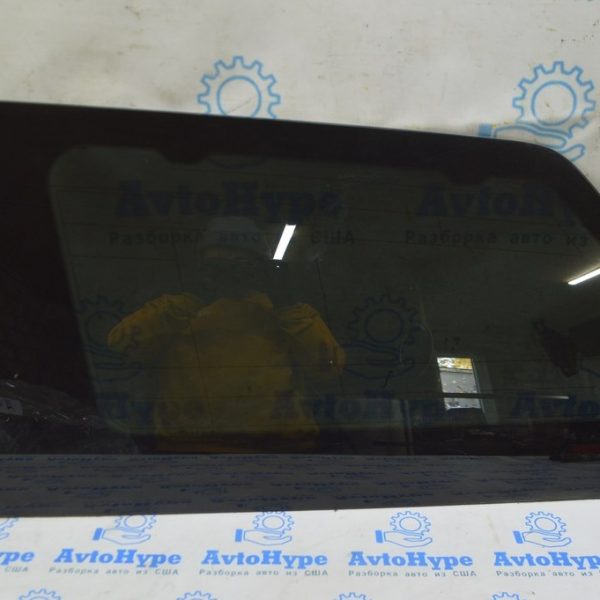 Форточка глухое стекло задняя левая Toyota Sienna 11-20 под шторку, тонировка (01) Реал М. 62740-08091