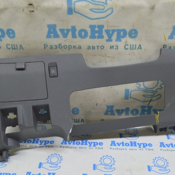 Накладка колени водителя Toyota Sienna 15-20 серая (01) Реал М. треснута 55432-08020-B1