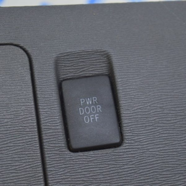 Кнопка POWER DOOR Toyota Sienna 11-16 (01) Реал М. 84962-0T011