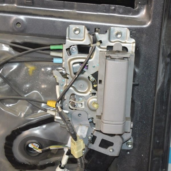 Ручка двери внутренняя задняя левая Toyota Sienna 11-17 с механизмом 6908008021C0