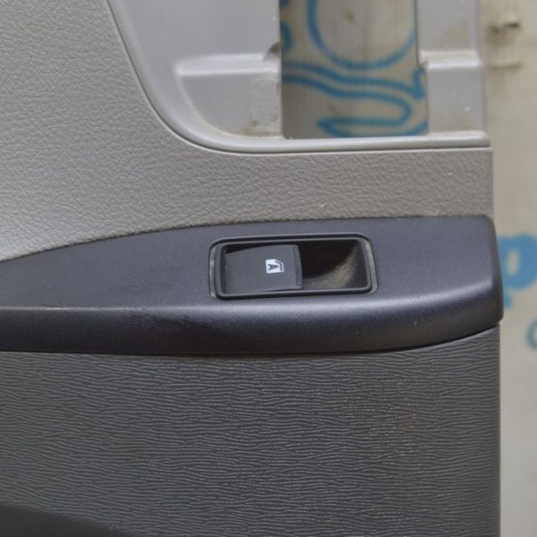 Управление стеклоподъемником задним левым Toyota Sienna 11-20 черн, auto (01) Реал М. 84810-0T010