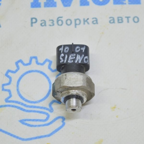 Датчик давления кондиционера Toyota Sienna 11-20 499000-7880