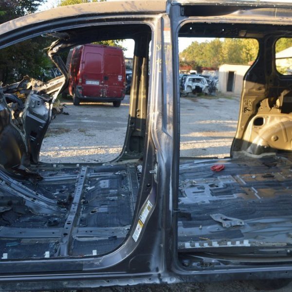 Стойка кузовная центральная левая Toyota Sienna 11-17 (01) Реал М. примята 6131208020