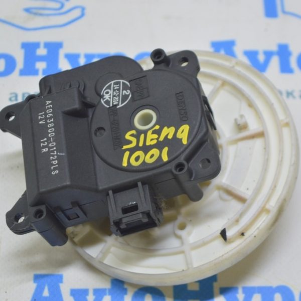 Актуатор моторчик привод печки вентиляция Toyota Sienna 11-20 с тягой (01) Реал М. 87106-07120