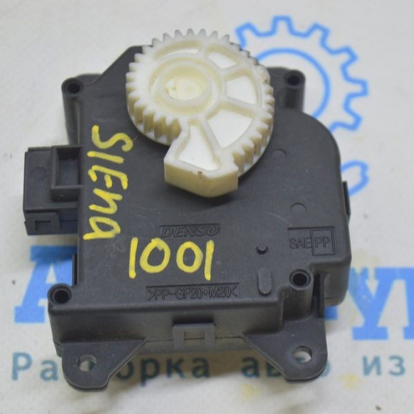 Актуатор моторчик привод печки вентиляция Toyota Sienna 11-20 с тягой (01) Реал М. 87106-07120