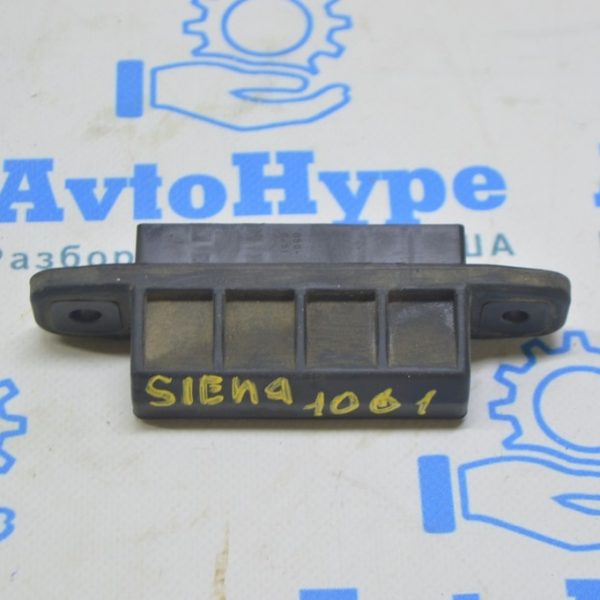 Кнопка открытия двери багажника внешняя Toyota Sienna 11-20 (01) Реал М. 84840-0T010