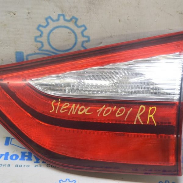 Фонарь внутренний крышка багажника правый Toyota Sienna 15-19 (01) Реал М. царапина 81580-08030