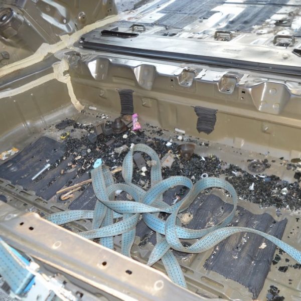 Корыто багажника Toyota Sienna 11-20 (01) Реал М. 5831108031