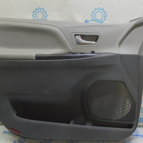 Обшивка двери карточка передняя левая Toyota Sienna 15-17 серая (01) Реал М. 67620-08150-B0