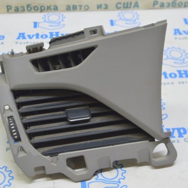 Дефлектор воздуховода левый Toyota Sienna 15-20 серый 55650-08050-B0