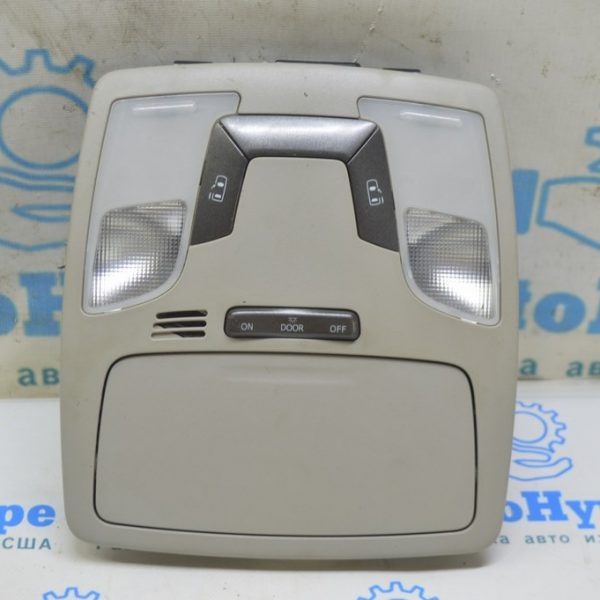 Плафон освещения перед без люка Toyota Sienna 15-20 серый (01) Реал М 63650-08571-B0