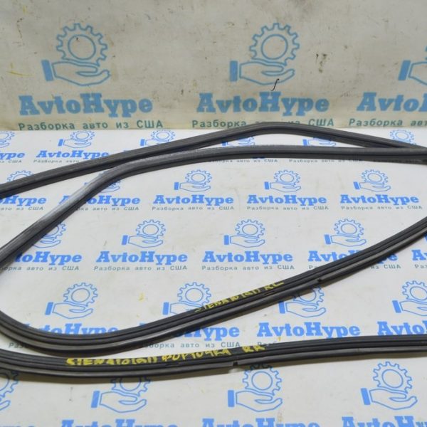 Уплотнитель форточки глухое стекло задний левый Toyota Sienna 11-20 (01) Реал М. 62743-08020