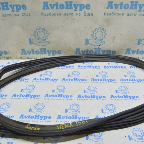 Уплотнитель (резина) двери багажника Toyota Sienna 11-20 (01) Реал М. 6788108030