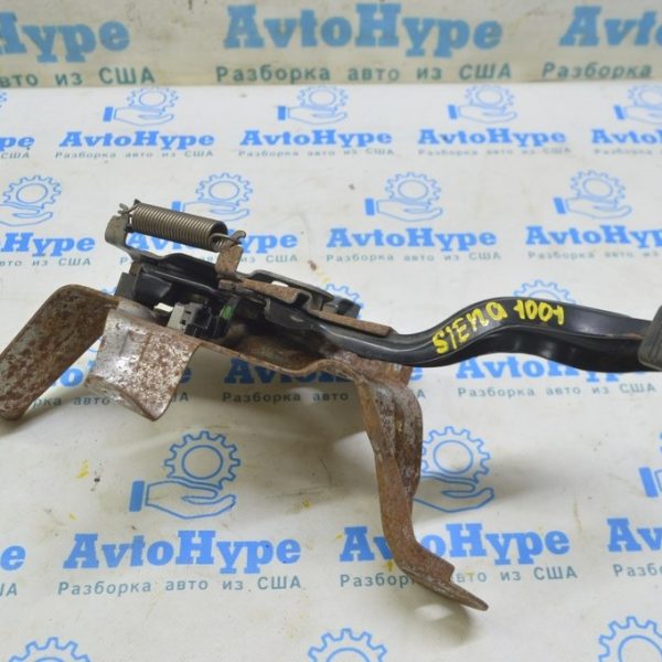 Педаль стояночного тормоза Toyota Sienna 11-20 (01) Реал М. 46200-08070