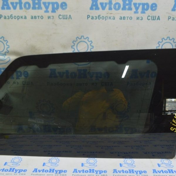 Форточка глухое стекло задняя правая Toyota Sienna 11-20 под шторку, тонировка (01) Реал М. 62730-08111