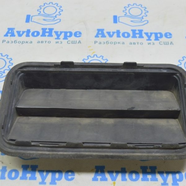 Щиток вентиляции левый Toyota Sienna 11-20 (01) Реал М 6290408010