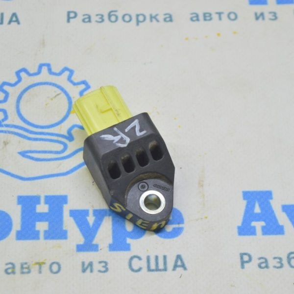 Датчик подушки безопасности задний правый Toyota Sienna 11-16 (01) Реал М 89831-08050