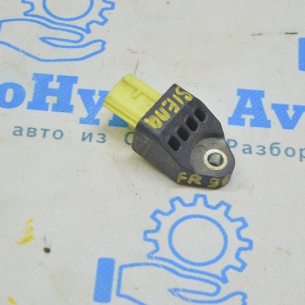Датчик подушки безопасности дверь правый Toyota Sienna 11-16 (01) Реал М 89831-0T020