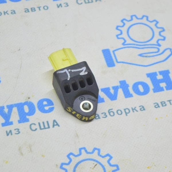 Датчик подушки безопасности задний лев Toyota Sienna 11-16 (01) Реал М 89831-08050