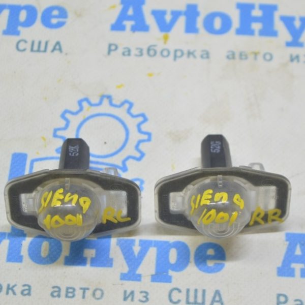 Подсветка номера двери багажника левая Toyota Sienna 11-20 (01) Реал М 81270-72011