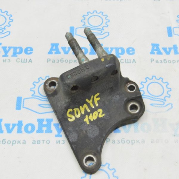 Крепление подушки двигателя переднее левое Hyundai Sonata 11-15 21670-2G000