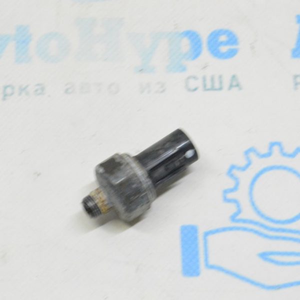 Датчик давления масла Hyundai Sonata 11-15 9475037000