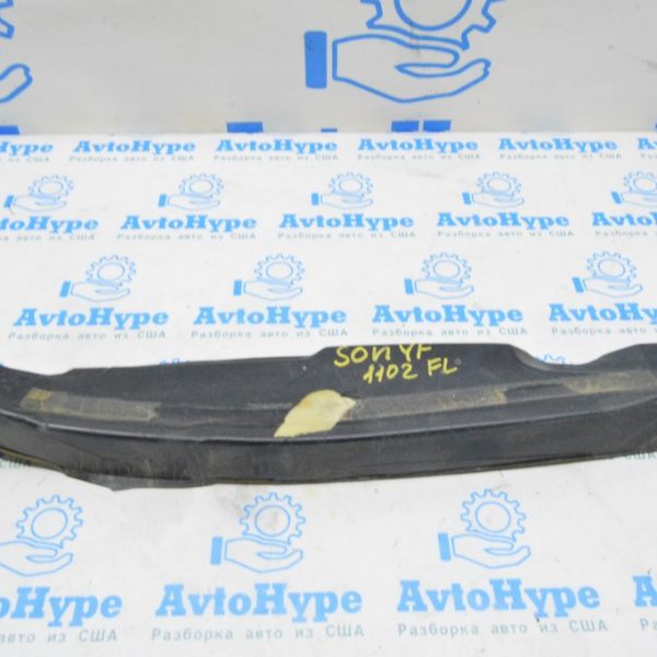 Уплотнитель крыла дверь-крыло левый Hyundai Sonata 11-15 (02) надрыв 841163S000