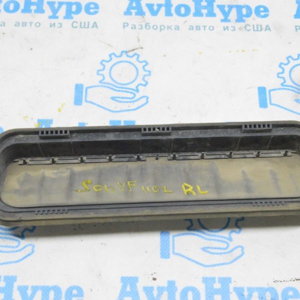 Щиток вентиляции левый Hyundai Sonata 11-15 975103M000